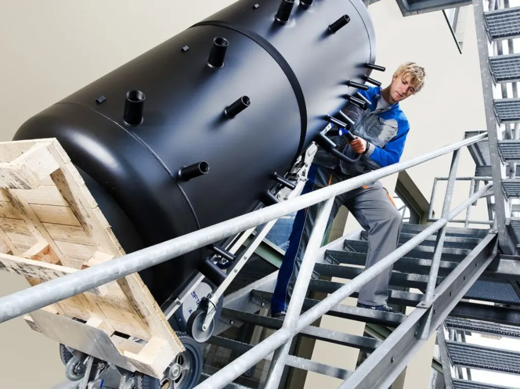 LIFTKAR HD Uni 330 powered heavy-load stair climber centred on a white background