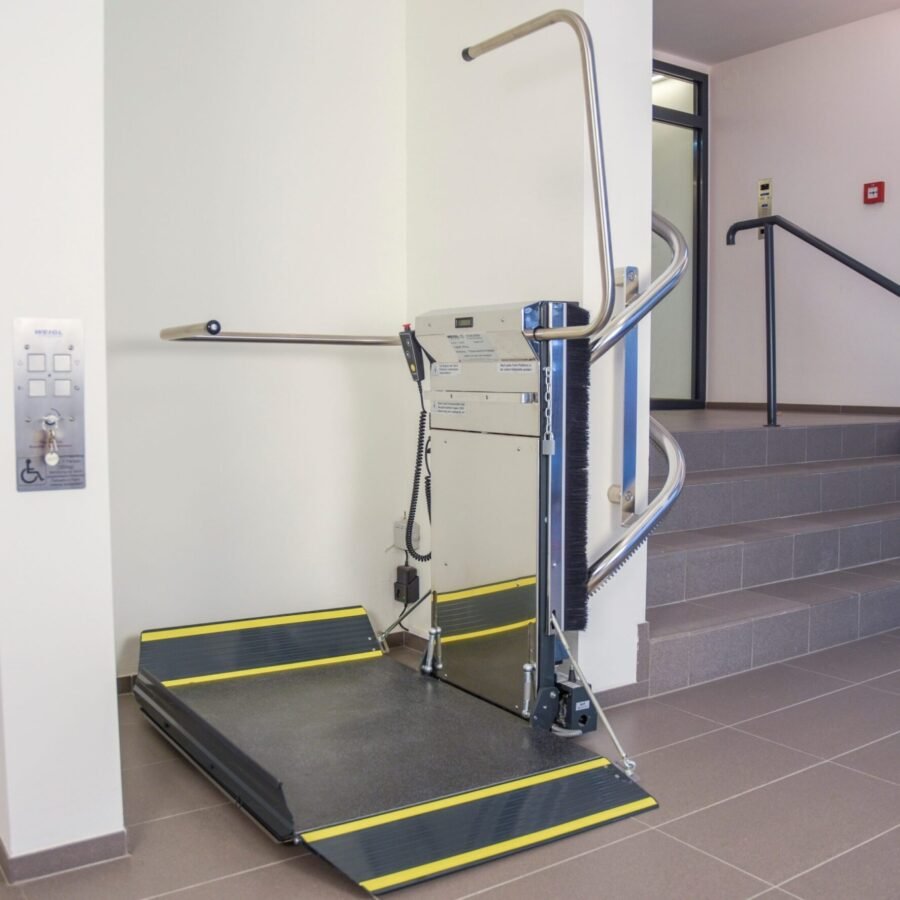 Stratos platform stairlift open at an indoor landing